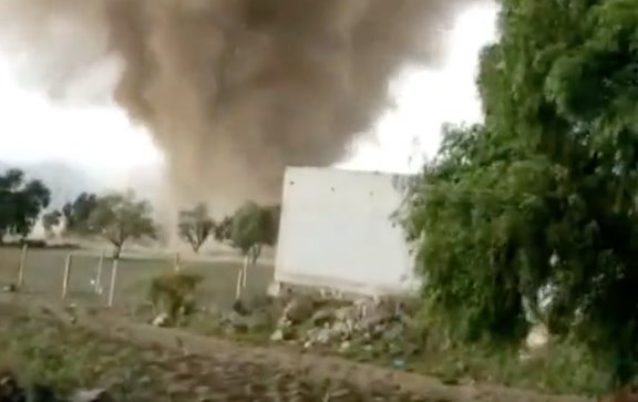 Tornado deja daños en viviendas de Santa María Techachalco, Puebla