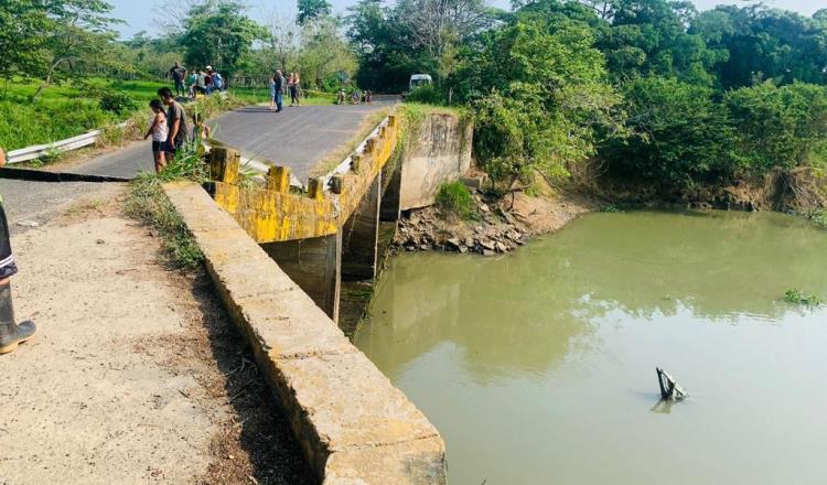 Colapsa puente en el ejido Andrés Quintana Roo, Teapa; quedan incomunicados