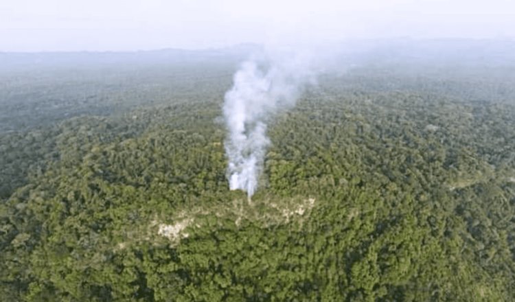 IPCET aclara que fumarolas en cerro de Macuspana es incendio forestal y ya se atiende