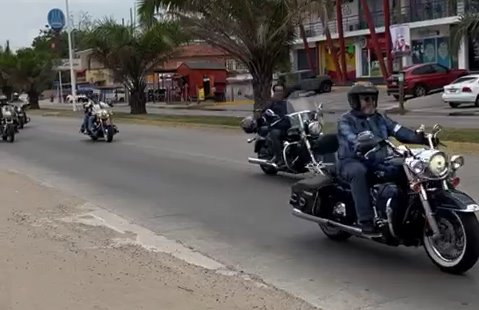 Motociclistas ruedan en Villahermosa contra cáncer de próstata