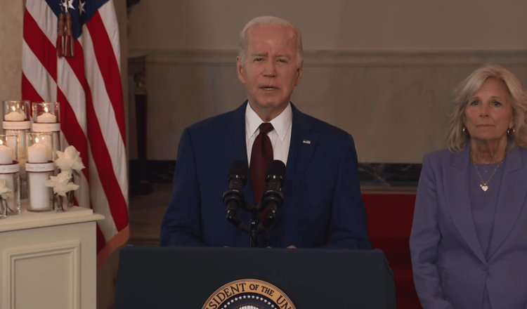 "Después de un año sigue siendo doloroso", Biden al recordar víctimas de la masacre en Uvalde