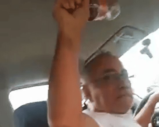 Por no traer cambio para pagar, taxista de Centro intenta golpear a mujer