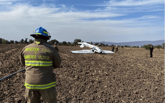 Se desploma avioneta en Jalisco; reportan 2 personas lesionadas