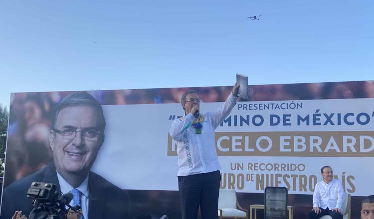 Se deslinda Ebrard de volantes y bardas con su nombre