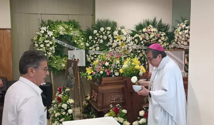 Que Dora María sea parte del "coro de ángeles, dice Obispo en despedida de La Chaparrita de Oro