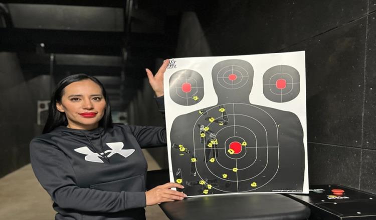 "Los abrazos no valen": Con clases de tiro, Sandra Cuevas se prepara para la SSC-CDMX