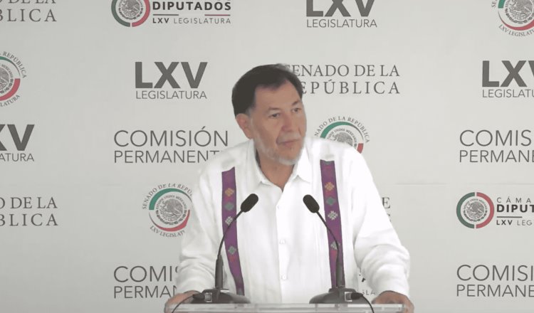 Noroña pide licencia como diputado federal