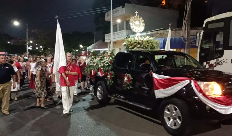 Celebra Iglesia el Corpus Christi con procesiones en calles de Villahermosa