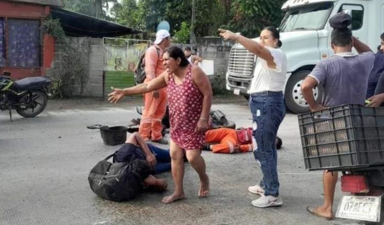 Chocan motociclistas en el libramiento de Paraíso; ambos se encuentran hospitalizados