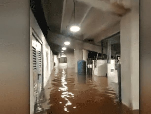 Lluvias inundan el remodelado estadio Beto Ávila de Cancún