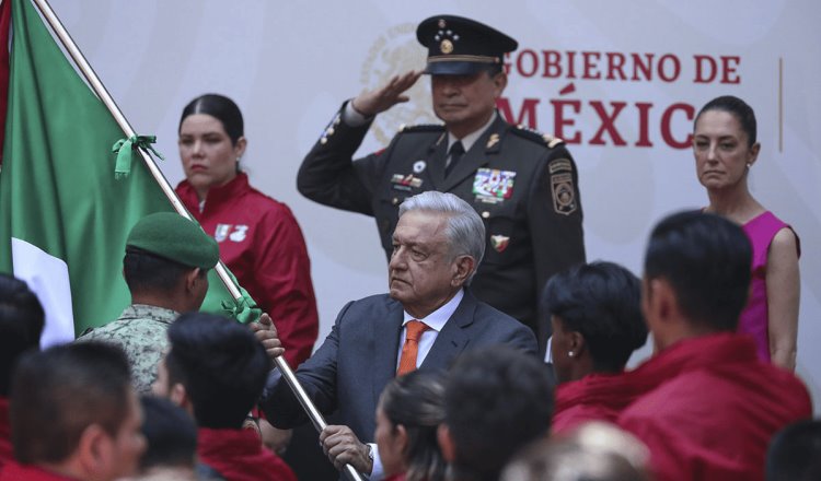 Abandera AMLO a delegación mexicana para Juegos Centroamericanos y del Caribe 2023