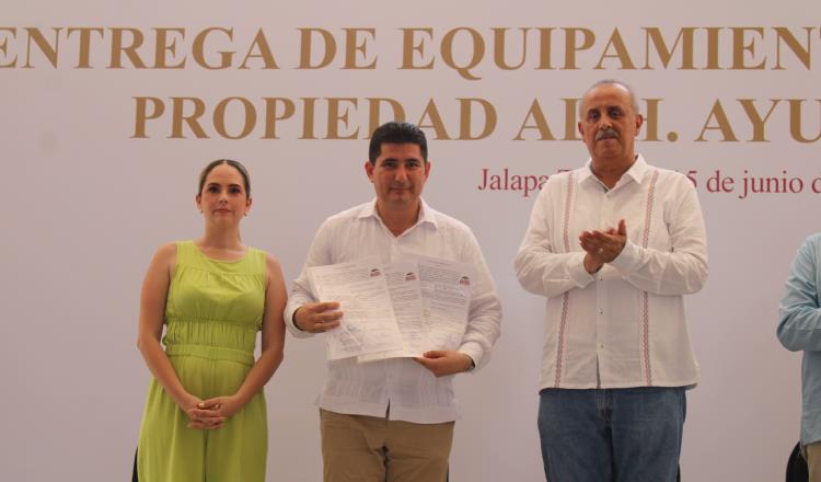 Entrega Gobierno de Tabasco título de propiedad del Palacio Municipal de Jalapa