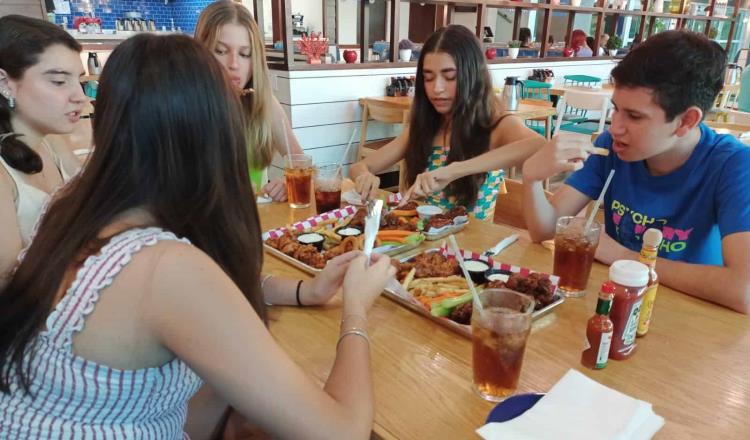 Lanza IHOP Villahermosa promoción "todas las alitas y boneless que quieras"