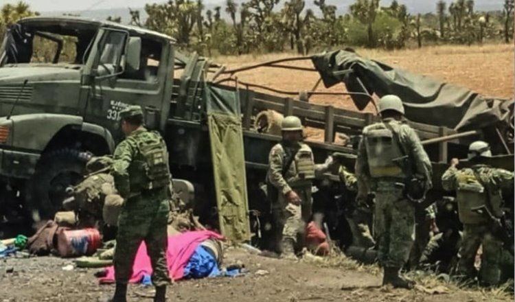 Volcadura de camión de Sedena en Zacatecas deja 3 muertos y 20 heridos