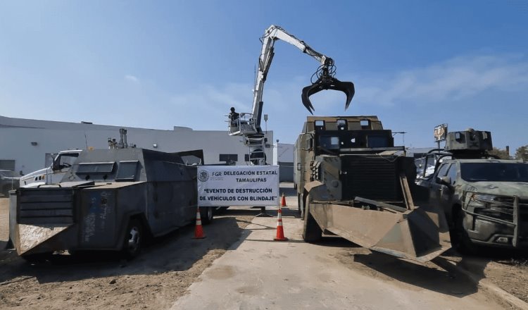 Destruye FGR 14 vehículos "monstruos" en Tamaulipas