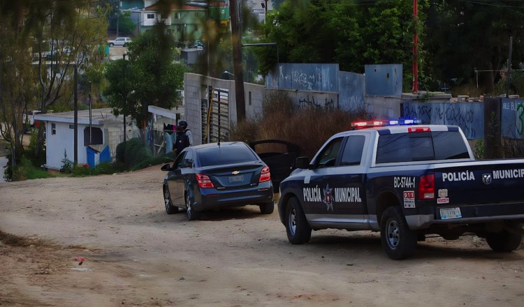 En Tijuana, hombre asesina a su hija y lesiona a su esposa mientras iban en su automóvil