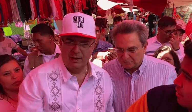 Pío López Obrador se une a recorrido de Ebrard por Ecatepec
