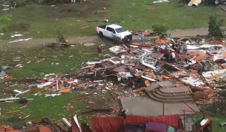 Tornado en Texas deja al menos 4 muertos