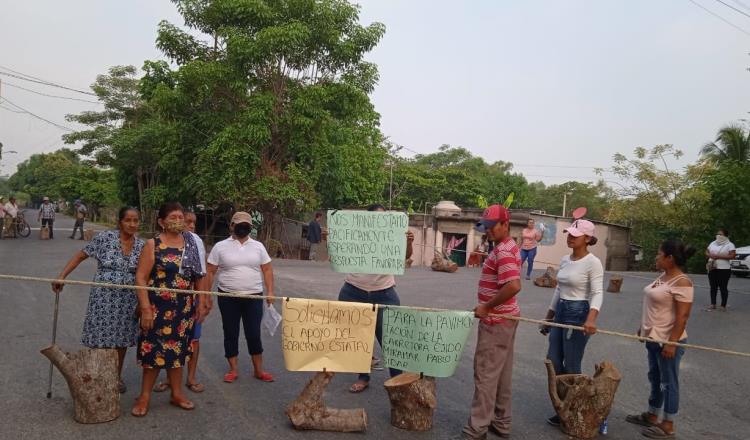 Pobladores de Pablo L. Sidar bloquean carretera en demanda de obras