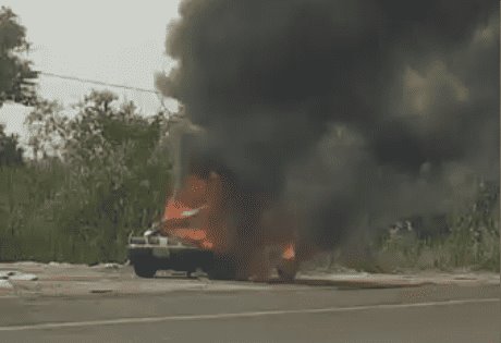 Se incendia taxi en la Villahermosa-Frontera; no se reportan heridos