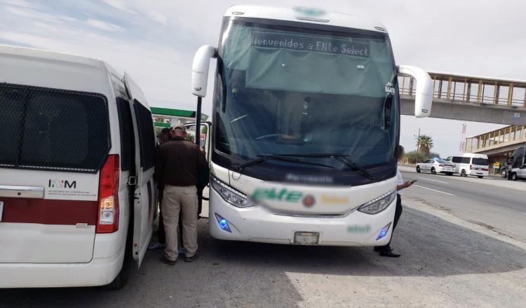 Localizan a casi 200 migrantes en autobuses en Sonora