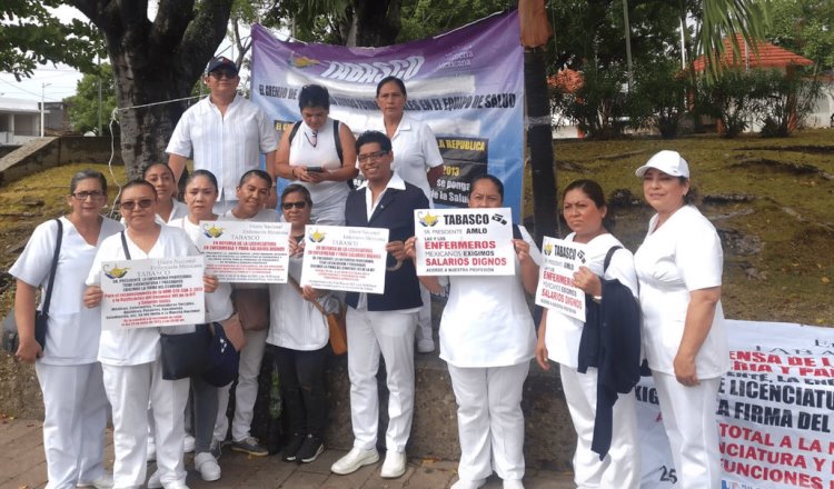 Marchan enfermeras de Tabasco contra implementación de IMSS-Bienestar