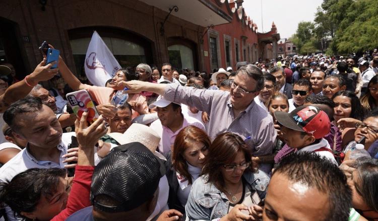 Arremete Ebrard contra "El Universal" por encuesta que lo ubica en segundo lugar de la preferencia para la candidatura de Morena