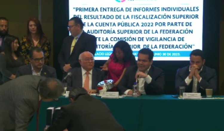 "¡Destape la cloaca de la corrupción!": Diputada de Morena a auditor