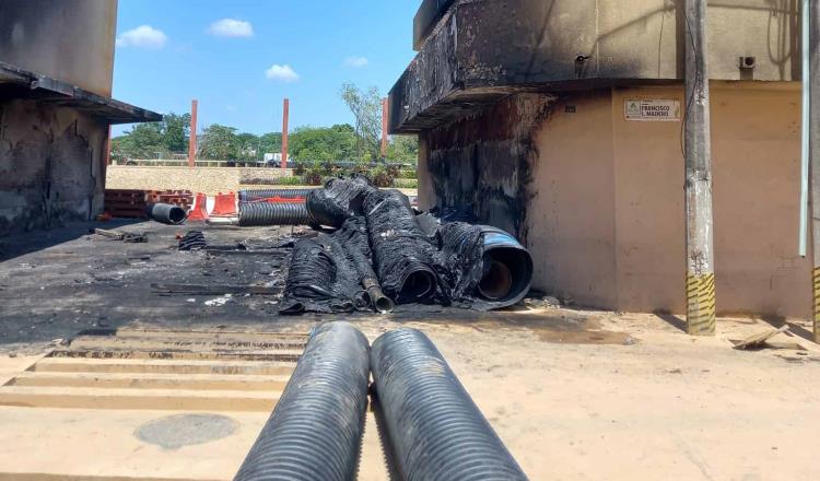 Se queman tuberías en inmediaciones de la obra del malecón de Villahermosa