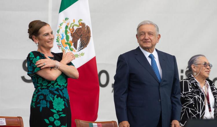 El sistema de salud será de los mejores del mundo, "me canso ganso": AMLO en el Zócalo