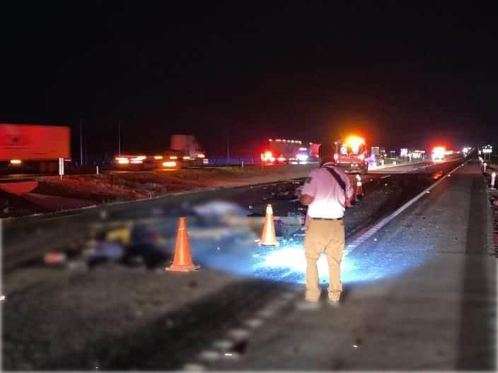 3 migrantes muertos y 9 heridos deja choque de tractocamión en Nuevo León