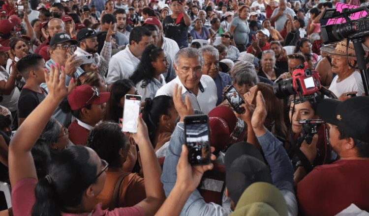 Denuncia Adán a funcionario de Tamaulipas de repartir despensas para sabotear su asamblea