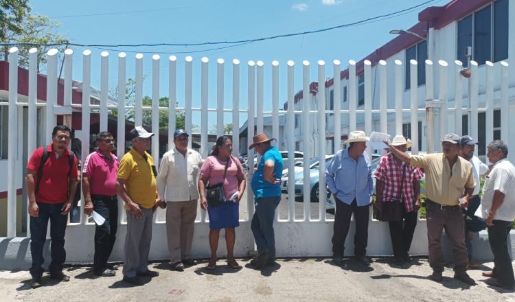 Protestan campesinos de Huimanguillo en la SICT, piden indemnización por daños