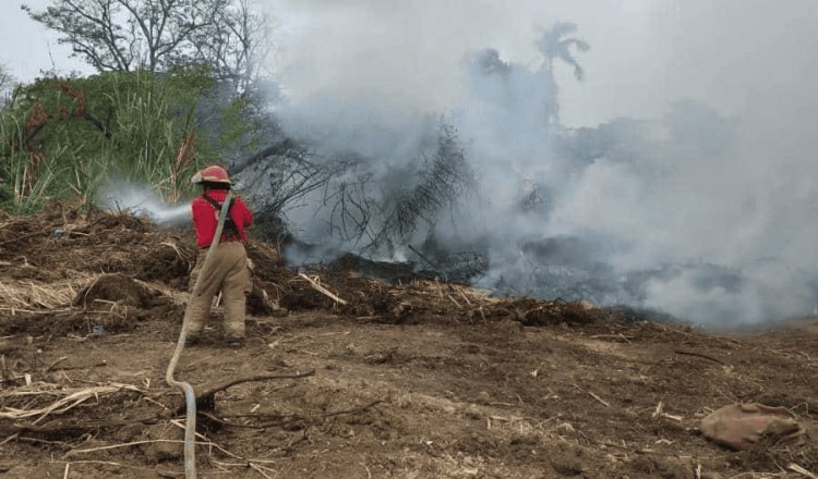 Admiten falta de personal y materiales para atender incendios en Tabasco