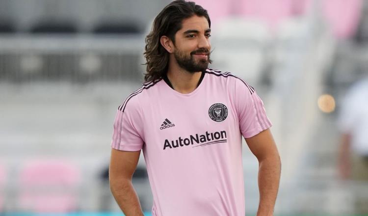 AEK Atenas muestra interés por fichar a Pizarro; se reencontraría con Matías Almeyda