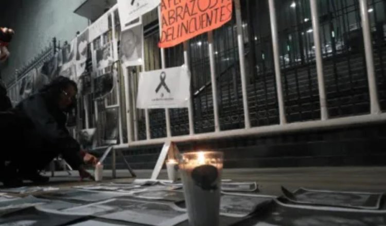 Se manifiestan periodistas en la Segob, para exigir justicia por el asesinato de Luis Martín Sánchez