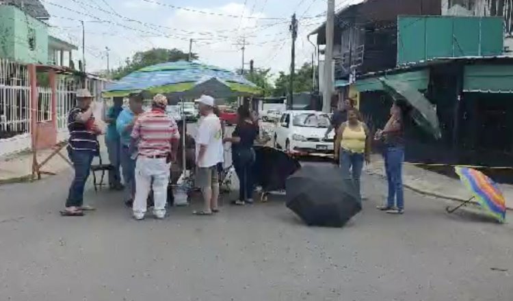 Tras 2 días sin energía eléctrica habitantes de Tamulté bloquean calle Libertad