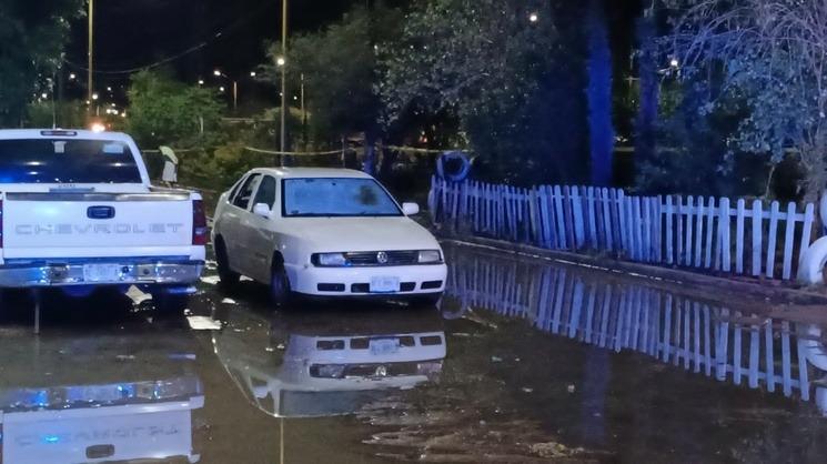 Muere familia atrapada en auto durante tormenta en Aguascalientes