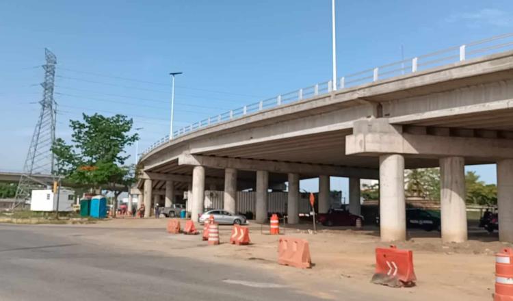 Puente 2 del distribuidor Guayabal ya tiene barandas de contención y pavimentación