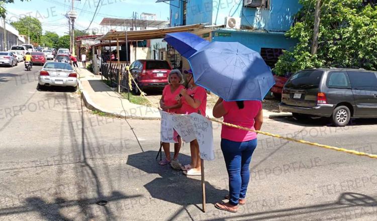 Habitantes de Tamulté cierran calle por problemas con drenaje