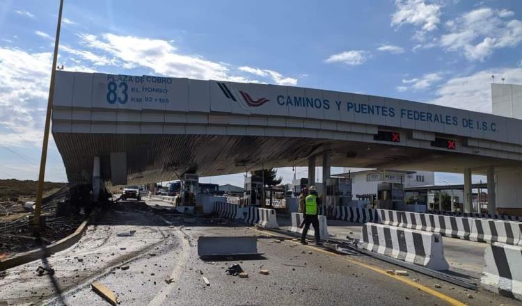 Un muerto deja choque de tráiler contra caseta de Tecate-Mexicali