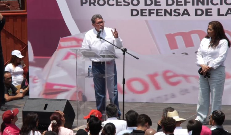 "Nunca he tenido un contrato con el gobierno", dice Monreal en asamblea en CDMX