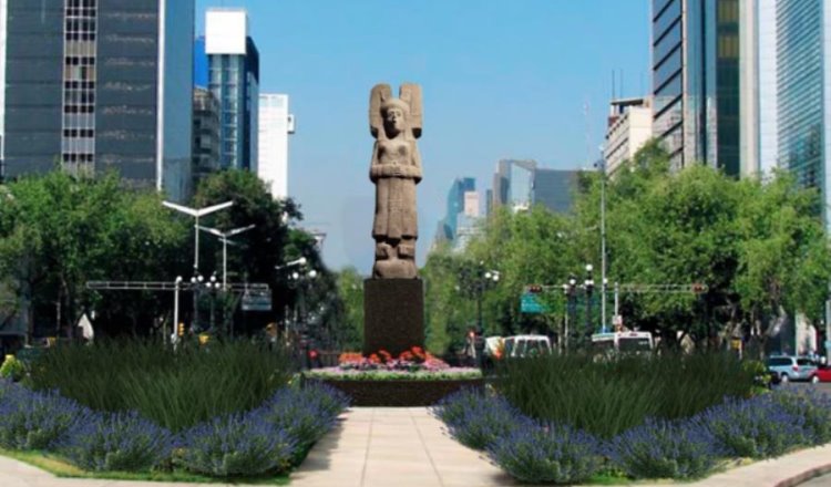 Develan escultura de La Joven de Amajac en la ex glorieta de Colón en CDMX