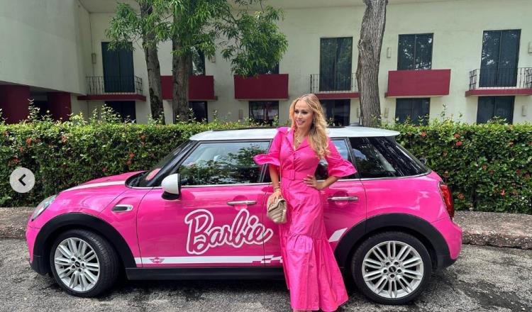 Diputada Karla Rabelo se suma a la "Barbiemania" con peculiar foto