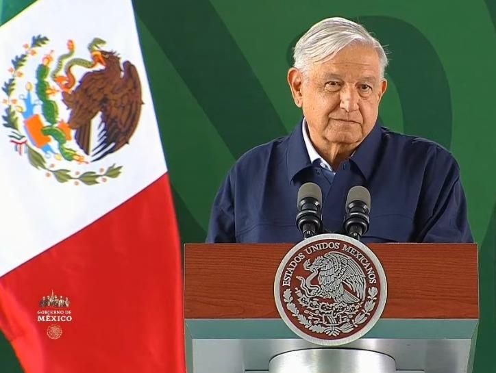 Obrador acusa campaña para "socavar" al Ejército en caso Ayotzinapa