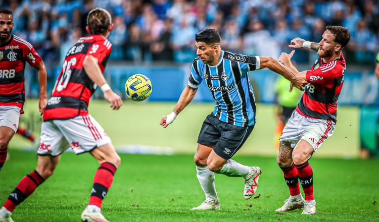 ¡No acompañará a Messi! Luis Suárez se queda en el Gremio, confirma DT del equipo