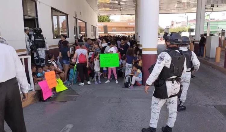 Cierran Puente Internacional en Nuevo Laredo ante arribo de migrantes que buscan cruzar a EE. UU.