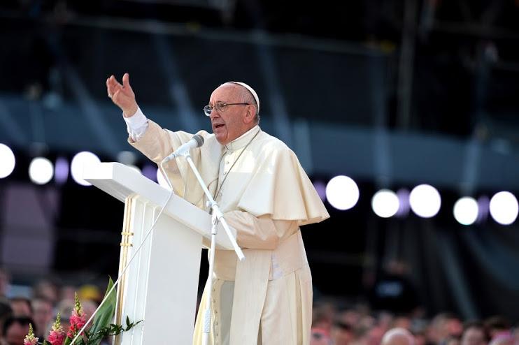 Qué cosas en la vida les hace llorar, cuestiona Papa a jóvenes durante Viacrucis en la JMJ