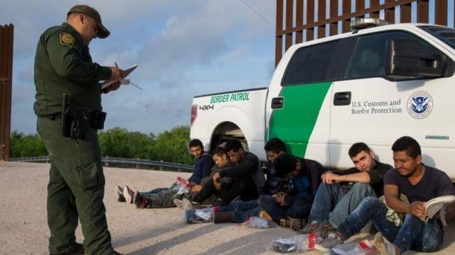 Aumenta en julio detención de migrantes en frontera de EU