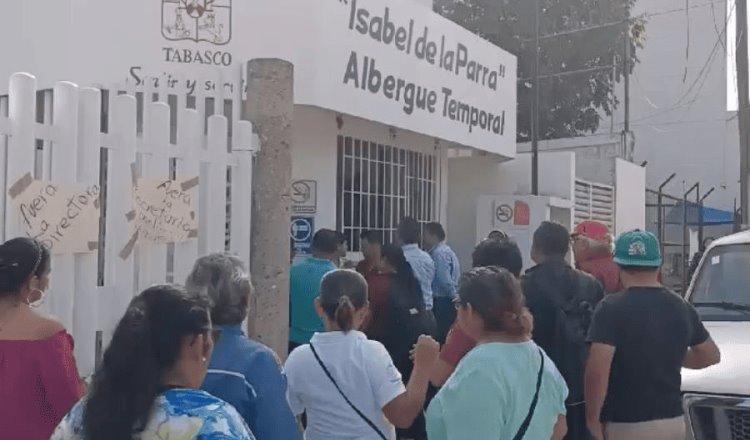 Trabajadores del albergue ´Isabel de la Parra´ protestan para pedir destitución de directora